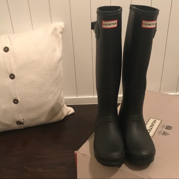 🚫 SOLD 🚫 Offline Black Hunter Boots - Picture 2 of 8